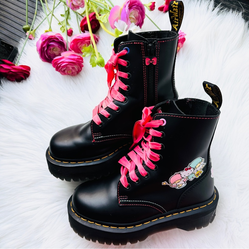 Dr. Martens X Sanrio Hello Kitty Jadon Platform Boots
